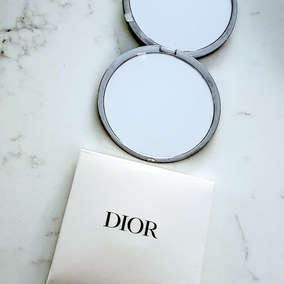 Rare Beautiful Classic HD Dior Silver Double-Sided Magnetic Compact Mirror NWB - Picture 5 of 8